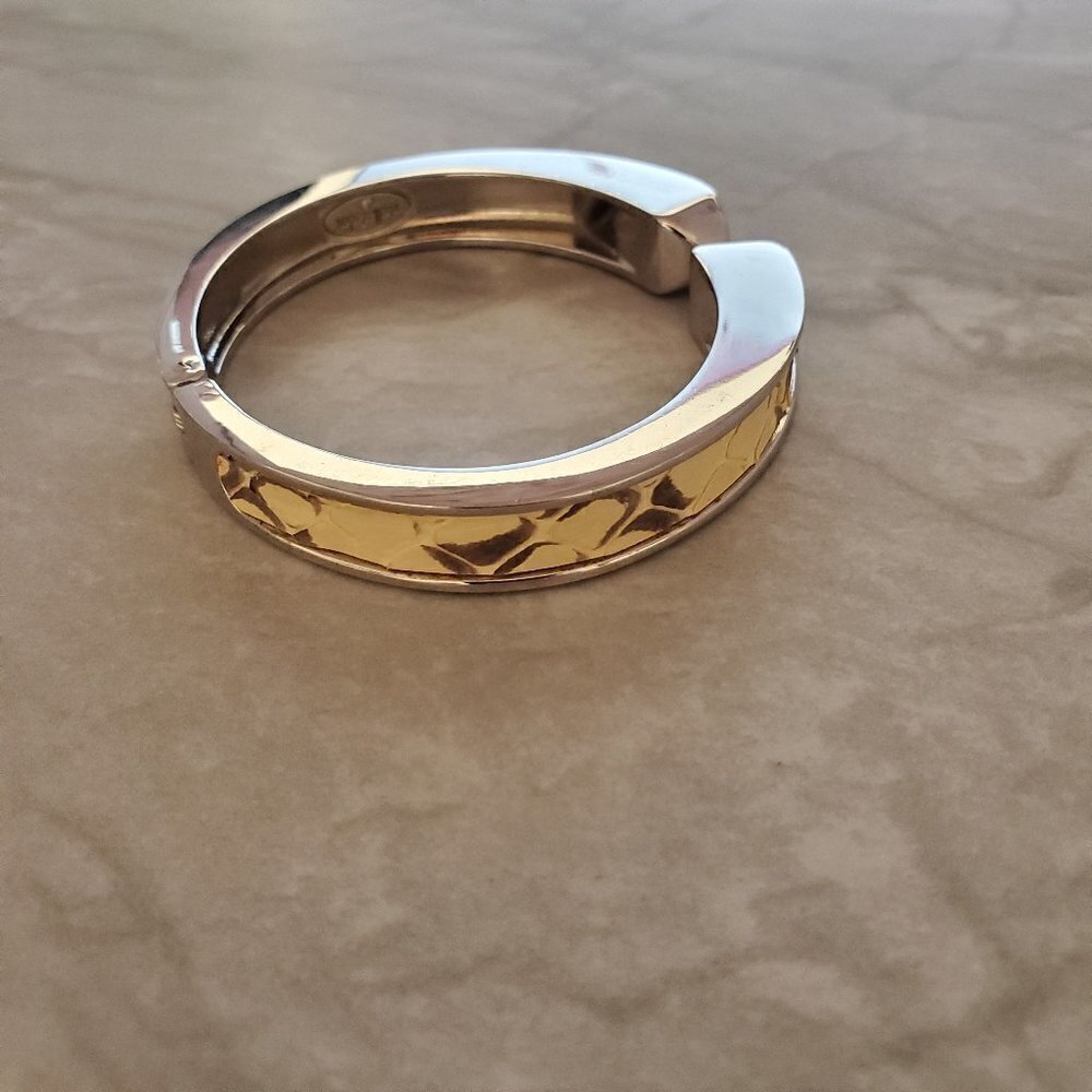 ✨ Stella and Dot Emerson Skakeskin Embossed Hinged Bangle Bracelet ✨ - Picture 1 of 10